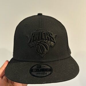 New Era Knicks trucker hat brand new in black